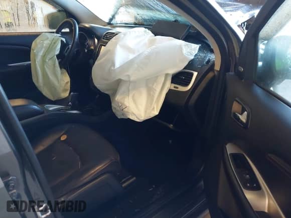 2016 Dodge Journey R/T z VIN 3C4PDDEG5GT106246, wystawiony jako IAAI lot #43394429 z przebiegiem 86 801 mil mil oraz . Historia ofert i sprzedaży dostępna na DreamBid. Obrazek 5.