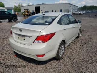 ✅ 2016 Hyundai Accent SE • VIN: KMHCT4AE1GU019015 • Lot: 44672682. Wystawiony na Copart z przebiegiem 86 210 mil. Bezpłatny archiwum sprzedaży aukcyjnych z USA i szczegółowy raport historii pojazdu na DreamBid. Zdjęcie 4.