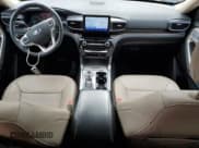 ✅ 2021 Ford Explorer Limited • VIN: 1FMSK8FH8MGA88710 • Lot: 57623875. Wystawiony na Copart z przebiegiem 69 140 mil. Bezpłatny archiwum sprzedaży aukcyjnych z USA i szczegółowy raport historii pojazdu na DreamBid. Zdjęcie 8.