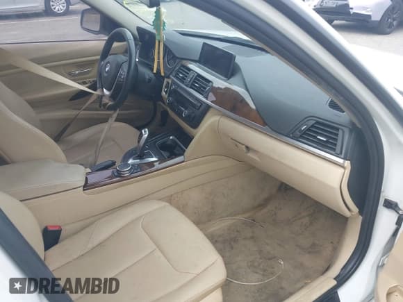 ✅ 2015 BMW 3 Series 328i • VIN: WBA3A5G53FNS86640 • Лот: 43309621. Опубликован ранее на IAAI с пробегом 83 769 миль. Бесплатный доступ к архиву аукционных продаж из США и подробный отчёт об истории автомобиля на DreamBid. Изображение 5.