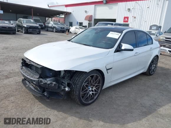 ✅ 2017 BMW M3 • VIN: WBS8M9C39H5G85823 • Lot: 41637990. Wystawiony na IAAI z przebiegiem 70 515 mil. Bezpłatny archiwum sprzedaży aukcyjnych z USA i szczegółowy raport historii pojazdu na DreamBid. Zdjęcie 2.