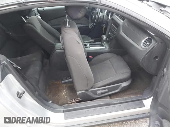 ✅ 2012 Ford Mustang V6 • VIN: 1ZVBP8EM4C5273218 • Лот: 42253497. Опубликован ранее на IAAI с пробегом 175 676 миль. Бесплатный доступ к архиву аукционных продаж из США и подробный отчёт об истории автомобиля на DreamBid. Изображение 5.