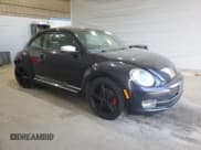 ✅ 2012 Volkswagen Beetle Turbo • VIN: 3VWVA7AT1CM606216 • Лот: 54474085. Опубликован ранее на Copart с пробегом 83 286 миль. Бесплатный доступ к архиву аукционных продаж из США и подробный отчёт об истории автомобиля на DreamBid. Изображение 4.