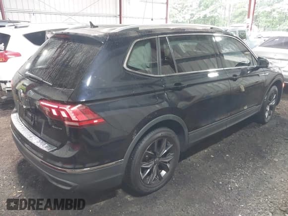 ✅ 2022 Volkswagen Tiguan SE • VIN: 3VV2B7AX0NM049163 • Lot: 42647169. Wystawiony na IAAI z przebiegiem 85 757 mil. Bezpłatny archiwum sprzedaży aukcyjnych z USA i szczegółowy raport historii pojazdu na DreamBid. Zdjęcie 4.