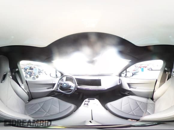 ✅ 2023 BMW iX xDrive50 • VIN: WB523CF03PCL74566 • Lot: 92997495. Wystawiony na Copart z przebiegiem 17 445 mil. Bezpłatny archiwum sprzedaży aukcyjnych z USA i szczegółowy raport historii pojazdu na DreamBid. Zdjęcie 15.