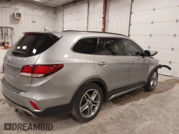 ✅ 2017 Hyundai Santa Fe Limited Ultimate • VIN: KM8SR4HF9HU210482 • Лот: 41911681. Опубликован ранее на IAAI с пробегом 110 933 миль. Бесплатный доступ к архиву аукционных продаж из США и подробный отчёт об истории автомобиля на DreamBid. Изображение 4.