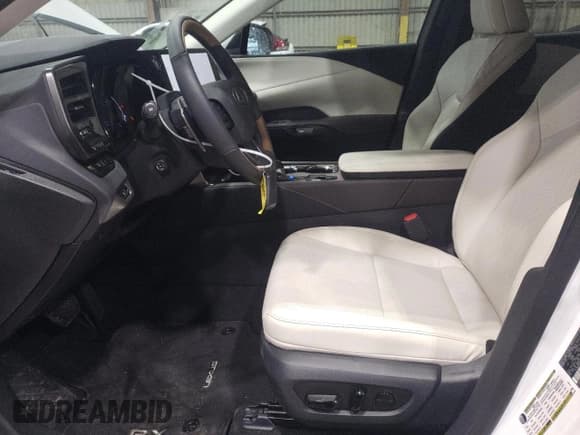 ✅ 2024 Lexus RX 350 • VIN: 2T2BAMBA8RC048248 • Lot: 54446095. Wystawiony na Copart z przebiegiem 2 225 mil. Bezpłatny archiwum sprzedaży aukcyjnych z USA i szczegółowy raport historii pojazdu na DreamBid. Zdjęcie 7.