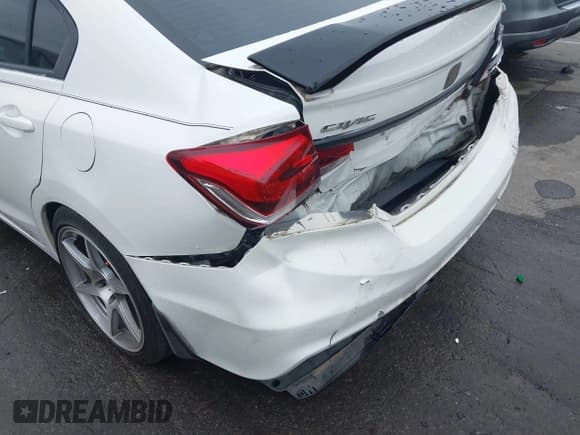 ✅ 2013 Honda Civic Si • VIN: 2HGFB6E59DH709945 • Lot: 42917366. Wystawiony na IAAI z przebiegiem 136 600 mil. Bezpłatny archiwum sprzedaży aukcyjnych z USA i szczegółowy raport historii pojazdu na DreamBid. Zdjęcie 6.