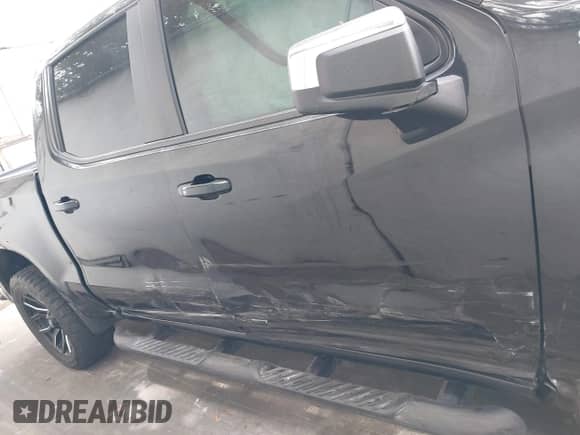 2022 Chevrolet Silverado 1500 LT z VIN 1GCPWCEDXNZ201109, wystawiony jako IAAI lot #42783919 z przebiegiem 46 769 mil mil oraz . Historia ofert i sprzedaży dostępna na DreamBid. Obrazek 14.