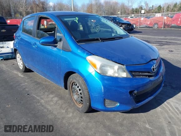 ✅ 2013 Toyota Yaris LE • VIN: JTDKTUD32DD563433 • Lot: 43745320. Wystawiony na IAAI z przebiegiem 165 136 mil. Bezpłatny archiwum sprzedaży aukcyjnych z USA i szczegółowy raport historii pojazdu na DreamBid. Zdjęcie 1.