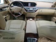 ✅ 2013 Mercedes-Benz S 550 • VIN: WDDNG9EB8DA514328 • Lot: 80325805. Wystawiony na Copart z przebiegiem 75 032 mil. Bezpłatny archiwum sprzedaży aukcyjnych z USA i szczegółowy raport historii pojazdu na DreamBid. Zdjęcie 8.