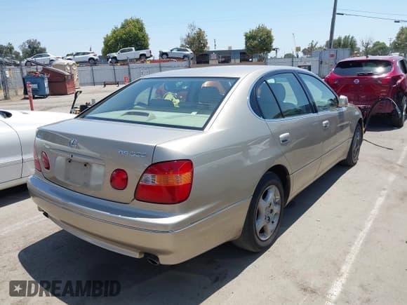 ✅ 1998 Lexus GS 300 • VIN: JT8BD68S0W0036106 • Lot: 42583423. Wystawiony na IAAI z przebiegiem 253 477 mil. Bezpłatny archiwum sprzedaży aukcyjnych z USA i szczegółowy raport historii pojazdu na DreamBid. Zdjęcie 4.