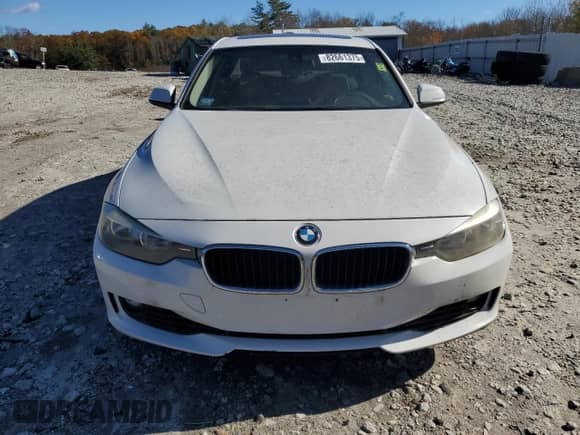 2013 BMW 3 Series 328i z VIN WBA3C1G50DNR44432, wystawiony jako Copart lot #82661375 z przebiegiem 115 412 mil mil oraz Czysty tytuł • Clean title. Historia ofert i sprzedaży dostępna na DreamBid. Obrazek 5.