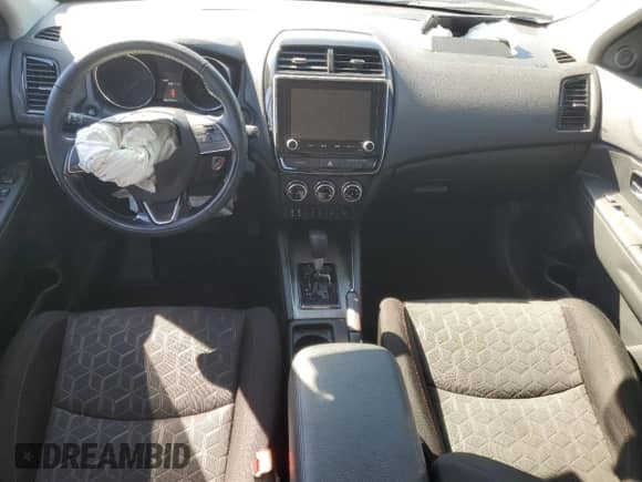 2024 Mitsubishi Outlander S z VIN JA4ARUAU5RU010395, wystawiony jako Copart lot #81866485 z przebiegiem 32 765 mil mil oraz Szkoda całkowita • Salvage title. Historia ofert i sprzedaży dostępna na DreamBid. Obrazek 8.