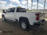 ✅ 2020 Chevrolet Silverado 2500HD LT • VIN: 1GC1YNEY3LF240329 • Лот: 64636975. Опубликован ранее на Copart с пробегом 99 316 миль. Бесплатный доступ к архиву аукционных продаж из США и подробный отчёт об истории автомобиля на DreamBid. Изображение 2.