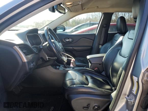 ✅ 2016 Jeep Cherokee Limited • VIN: 1C4PJMDB1GW225615 • Lot: 93391005. Listed on Copart with 132,974 mi. Free auction sales archive from the USA and detailed vehicle history report at DreamBid. Image 7.