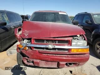 ✅ 2002 Chevrolet Blazer LS • VIN: 1GNDT13W92K225885 • Lot: 66762885. Wystawiony na Copart z przebiegiem Nie podano. Bezpłatny archiwum sprzedaży aukcyjnych z USA i szczegółowy raport historii pojazdu na DreamBid. Zdjęcie 5.