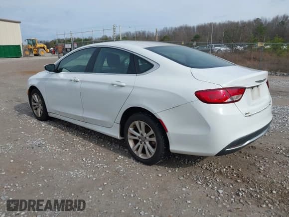 ✅ 2015 Chrysler 200 Limited • VIN: 1C3CCCAB0FN693092 • Lot: 43831005. Wystawiony na IAAI z przebiegiem 103 006 mil. Bezpłatny archiwum sprzedaży aukcyjnych z USA i szczegółowy raport historii pojazdu na DreamBid. Zdjęcie 3.