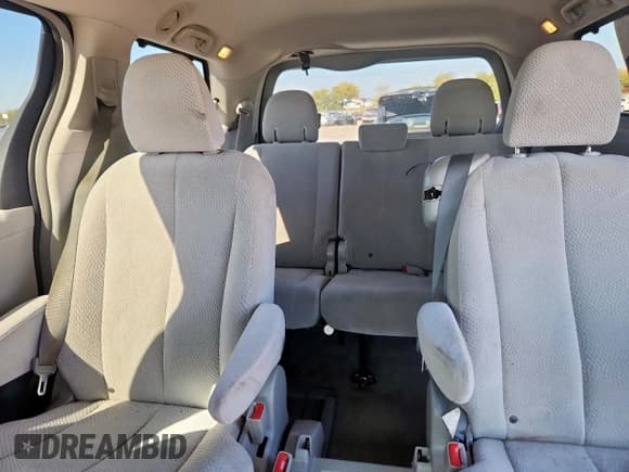 ✅ 2013 Toyota Sienna LE • VIN: 5TDKK3DC3DS309232 • Lot: 93179935. Listed on Copart with 157,401 mi. Free auction sales archive from the USA and detailed vehicle history report at DreamBid. Image 10.