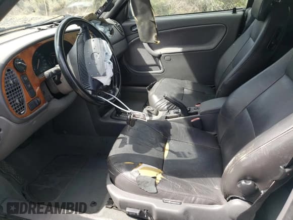 ✅ 2001 Saab 9-3 SE • VIN: YS3DF78K217002624 • Лот: 66959555. Опубликован ранее на Copart с пробегом 163 211 миль. Бесплатный доступ к архиву аукционных продаж из США и подробный отчёт об истории автомобиля на DreamBid. Изображение 7.