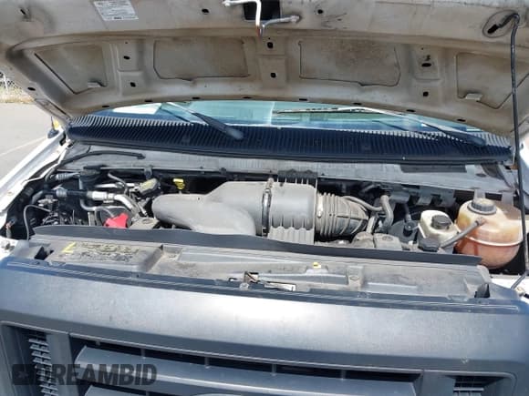 ✅ 2011 Ford Econoline Cargo Commercial • VIN: 1FTNE1EW7BDA82704 • Lot: 42339406. Wystawiony na IAAI z przebiegiem Nie podano. Bezpłatny archiwum sprzedaży aukcyjnych z USA i szczegółowy raport historii pojazdu na DreamBid. Zdjęcie 10.