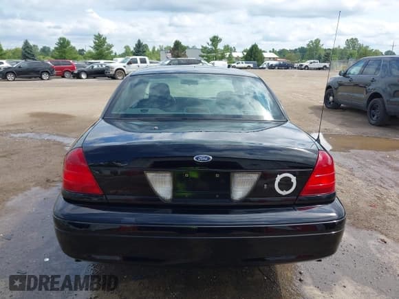 ✅ 2005 Ford Police Interceptor • VIN: 2FAHP71WX5X154384 • Lot: 40735796. Listed on IAAI with 84,143 mi. Free auction sales archive from the USA and detailed vehicle history report at DreamBid. Image 16.