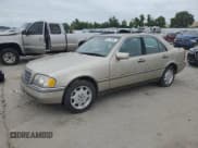 ✅ 1996 Mercedes-Benz C • VIN: WDBHA28E8TF459045 • Lot: 66778065. Wystawiony na Copart z przebiegiem Nie podano. Bezpłatny archiwum sprzedaży aukcyjnych z USA i szczegółowy raport historii pojazdu na DreamBid. Zdjęcie 1.