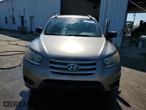 ✅ 2012 Hyundai Santa Fe GLS • VIN: 5XYZG3AB2CG135810 • Lot: 72519744. Listed on Copart with 137,627 mi. Free auction sales archive from the USA and detailed vehicle history report at DreamBid. Image 5.
