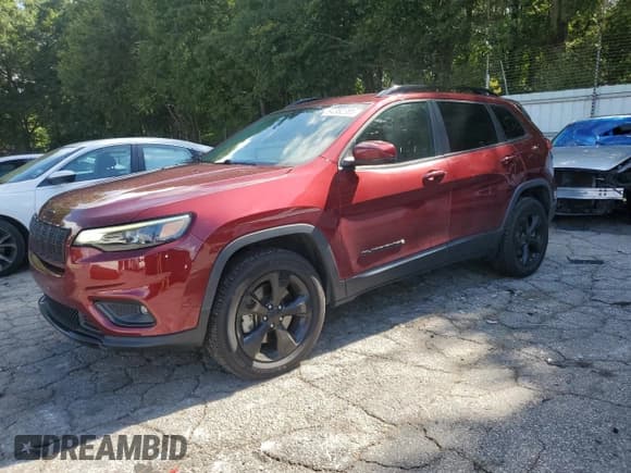 ✅ 2020 Jeep Cherokee Altitude • VIN: 1C4PJMLX9LD502403 • Лот: 64382385. Опубликован ранее на Copart с пробегом 87 026 миль. Бесплатный доступ к архиву аукционных продаж из США и подробный отчёт об истории автомобиля на DreamBid. Изображение 1.