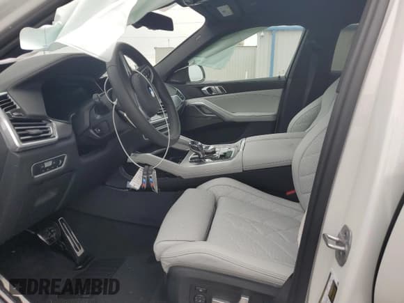 ✅ 2023 BMW X6 xDrive40i • VIN: 5UXCY6C09P9R02445 • Лот: 39744623. Опубликован ранее на Copart с пробегом Не указан. Бесплатный доступ к архиву аукционных продаж из США и подробный отчёт об истории автомобиля на DreamBid. Изображение 7.