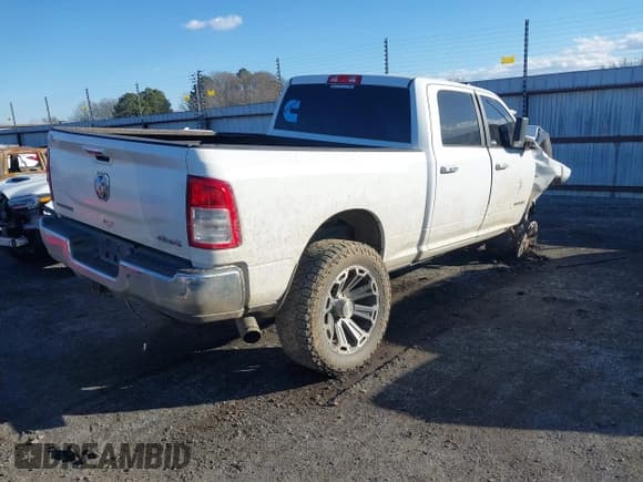 ✅ 2019 Ram 2500 Big Horn • VIN: 3C6UR5DL8KG650208 • Lot: 41317238. Listed on IAAI with 104,004 mi. Free auction sales archive from the USA and detailed vehicle history report at DreamBid. Image 4.