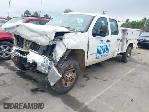 ✅ 2011 Chevrolet Silverado 2500HD • VIN: 1GB1KVCG2BF190764 • Lot: 41937031. Wystawiony na IAAI z przebiegiem 278 538 mil. Bezpłatny archiwum sprzedaży aukcyjnych z USA i szczegółowy raport historii pojazdu na DreamBid. Zdjęcie 17.
