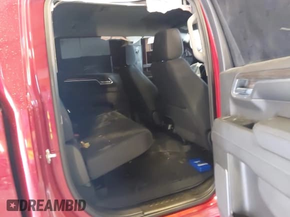 ✅ 2022 Chevrolet Silverado 1500 RST • VIN: 3GCUDEED0NG538893 • Lot: 42880421. Wystawiony na IAAI z przebiegiem Nie podano. Bezpłatny archiwum sprzedaży aukcyjnych z USA i szczegółowy raport historii pojazdu na DreamBid. Zdjęcie 8.