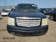 ✅ 2004 Cadillac Escalade • VIN: 1GYEK63N24R101787 • Lot: 65345944. Wystawiony na Copart z przebiegiem 316 500 mil. Bezpłatny archiwum sprzedaży aukcyjnych z USA i szczegółowy raport historii pojazdu na DreamBid. Zdjęcie 5.