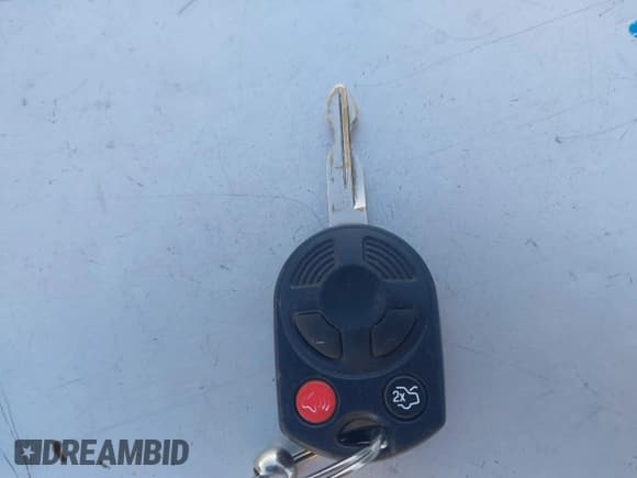 ✅ 2010 Ford Escape XLS • VIN: 1FMCU0C79AKC64216 • Лот: 43841078. Опубликован ранее на IAAI с пробегом Не указан. Бесплатный доступ к архиву аукционных продаж из США и подробный отчёт об истории автомобиля на DreamBid. Изображение 11.