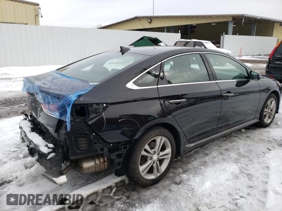 ✅ 2018 Hyundai Sonata Limited • VIN: 5NPE34AF8JH718827 • Lot: 33894581. Listed on Copart with 61,409 mi. Free auction sales archive from the USA and detailed vehicle history report at DreamBid. Image 4.