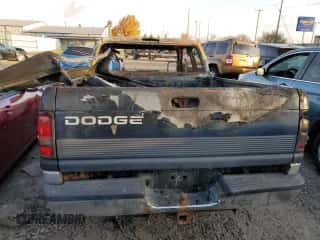 2001 Dodge 1500 z VIN 1B7HC13Z41J292189, wystawiony jako Copart lot #77092524 z przebiegiem Nie podano mil oraz Czysty tytuł • Clean title. Historia ofert i sprzedaży dostępna na DreamBid. Obrazek 6.