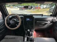 ✅ 2008 Jeep Wrangler Unlimited Rubicon • VIN: 1J8GA69198L599929 • Lot: 71301415. Wystawiony na Copart z przebiegiem 234 168 mil. Bezpłatny archiwum sprzedaży aukcyjnych z USA i szczegółowy raport historii pojazdu na DreamBid. Zdjęcie 8.