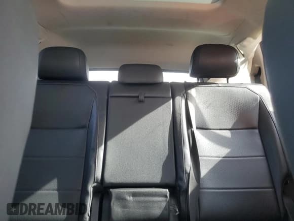 ✅ 2019 Volkswagen Tiguan SE • VIN: 3VV3B7AX5KM034271 • Lot: 86697495. Wystawiony na Copart z przebiegiem 67 056 mil. Bezpłatny archiwum sprzedaży aukcyjnych z USA i szczegółowy raport historii pojazdu na DreamBid. Zdjęcie 10.