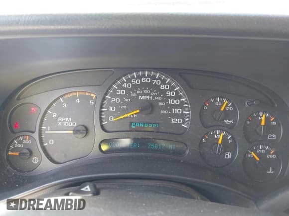 ✅ 2005 Chevrolet Silverado 2500HD • VIN: 1GCHK23215F911562 • Lot: 43222584. Listed on IAAI with 75,817 mi. Free auction sales archive from the USA and detailed vehicle history report at DreamBid. Image 7.