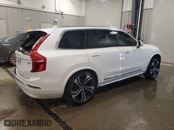 ✅ 2024 Volvo XC90 Ultimate Bright Theme • VIN: YV4062PF9R1234484 • Lot: 65421145. Wystawiony na Copart z przebiegiem 13 799 mil. Bezpłatny archiwum sprzedaży aukcyjnych z USA i szczegółowy raport historii pojazdu na DreamBid. Zdjęcie 3.