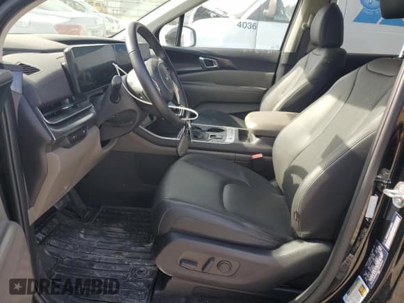 ✅ 2025 Kia Carnival LX • VIN: KNDNB5K35S6498653 • Лот: 89460655. Опубликован ранее на Copart с пробегом 10 854 миль. Бесплатный доступ к архиву аукционных продаж из США и подробный отчёт об истории автомобиля на DreamBid. Изображение 7.