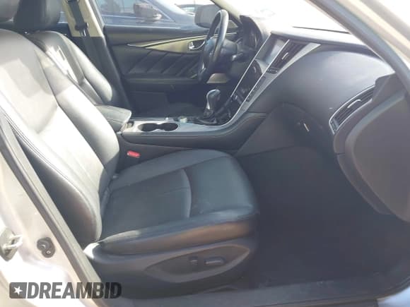 ✅ 2017 Infiniti Q50 Premium • VIN: JN1EV7AP2HM737834 • Lot: 43728210. Wystawiony na IAAI z przebiegiem 114 263 mil. Bezpłatny archiwum sprzedaży aukcyjnych z USA i szczegółowy raport historii pojazdu na DreamBid. Zdjęcie 5.