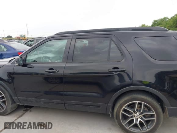 ✅ 2016 Ford Explorer Sport • VIN: 1FM5K8GT6GGC15541 • Lot: 42296535. Wystawiony na IAAI z przebiegiem 197 030 mil. Bezpłatny archiwum sprzedaży aukcyjnych z USA i szczegółowy raport historii pojazdu na DreamBid. Zdjęcie 14.