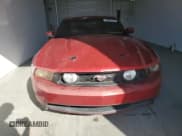 ✅ 2012 Ford Mustang GT Premium • VIN: 1ZVBP8CF1C5204460 • Lot: 86795095. Wystawiony na Copart z przebiegiem 150 702 mil. Bezpłatny archiwum sprzedaży aukcyjnych z USA i szczegółowy raport historii pojazdu na DreamBid. Zdjęcie 5.