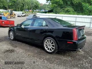 ✅ 2008 Cadillac STS-V • VIN: 1G6DX67DX80198433 • Lot: 64023515. Wystawiony na Copart z przebiegiem 80 378 mil. Bezpłatny archiwum sprzedaży aukcyjnych z USA i szczegółowy raport historii pojazdu na DreamBid. Zdjęcie 2.