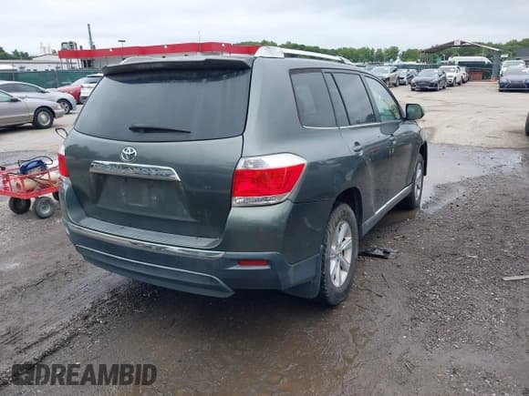 ✅ 2013 Toyota Highlander • VIN: 5TDZA3EH3DS036403 • Lot: 43058226. Wystawiony na IAAI z przebiegiem 135 542 mil. Bezpłatny archiwum sprzedaży aukcyjnych z USA i szczegółowy raport historii pojazdu na DreamBid. Zdjęcie 4.