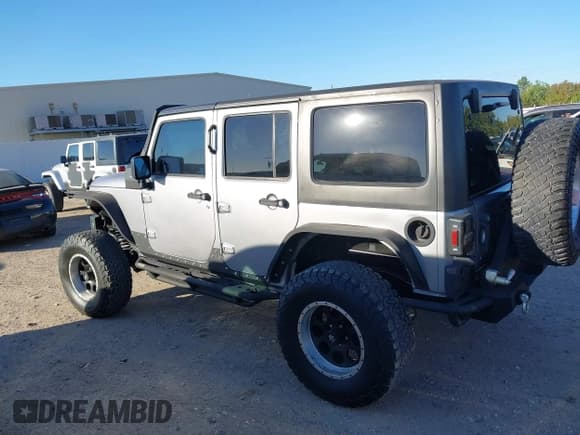 ✅ 2017 Jeep Wrangler Unlimited Sport • VIN: 1C4BJWDGXHL593070 • Lot: 43493480. Listed on IAAI with 52,155 mi. Free auction sales archive from the USA and detailed vehicle history report at DreamBid. Image 14.
