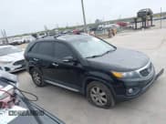 ✅ 2013 Kia Sorento LX • VIN: 5XYKT4A65DG323924 • Лот: 43502548. Опубликован ранее на IAAI с пробегом 172 709 миль. Бесплатный доступ к архиву аукционных продаж из США и подробный отчёт об истории автомобиля на DreamBid. Изображение 14.