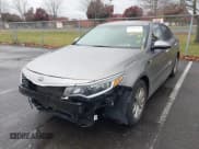 ✅ 2017 Kia Optima LX • VIN: 5XXGT4L31HG150230 • Lot: 43649781. Wystawiony na IAAI z przebiegiem 160 304 mil. Bezpłatny archiwum sprzedaży aukcyjnych z USA i szczegółowy raport historii pojazdu na DreamBid. Zdjęcie 2.